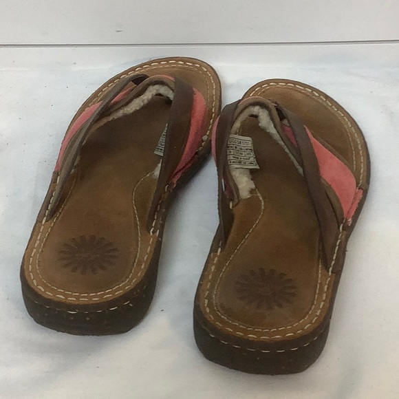 UGG “Matala” Sheepskin lined sandals in brown leather and coral suede.  Sz 8 - Picture 2 of 8